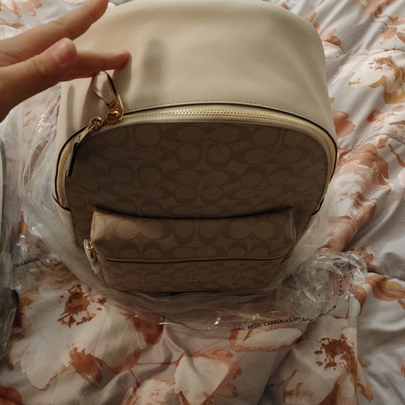 Coach FULL SIZE backpack - Picture 3 of 7